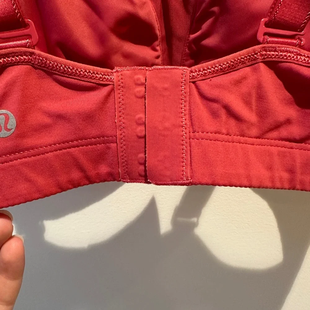 Lululemon Ta-Ta Tamer Bra size 34C - Picture 4 of 6